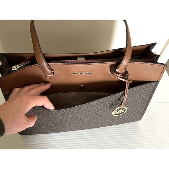 New Michael Kors Jet Set Travel Large Signature Logo Pocket Tote Brown Multi - Picture 6 of 7